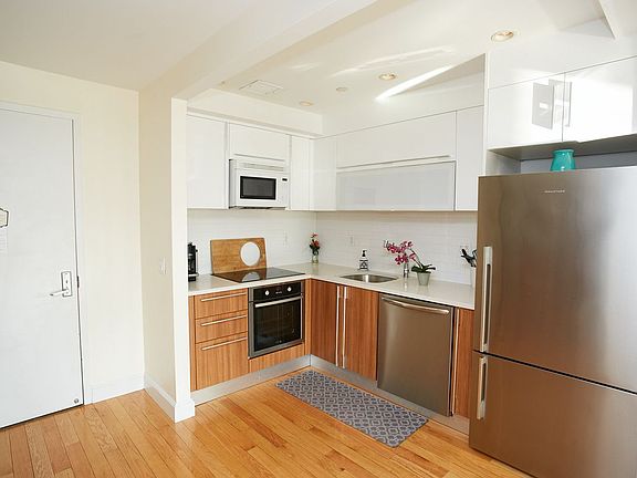 3rd image of 31-35 31st St #602