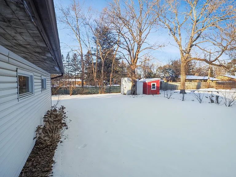1909 Stowe Ave — Photo 15