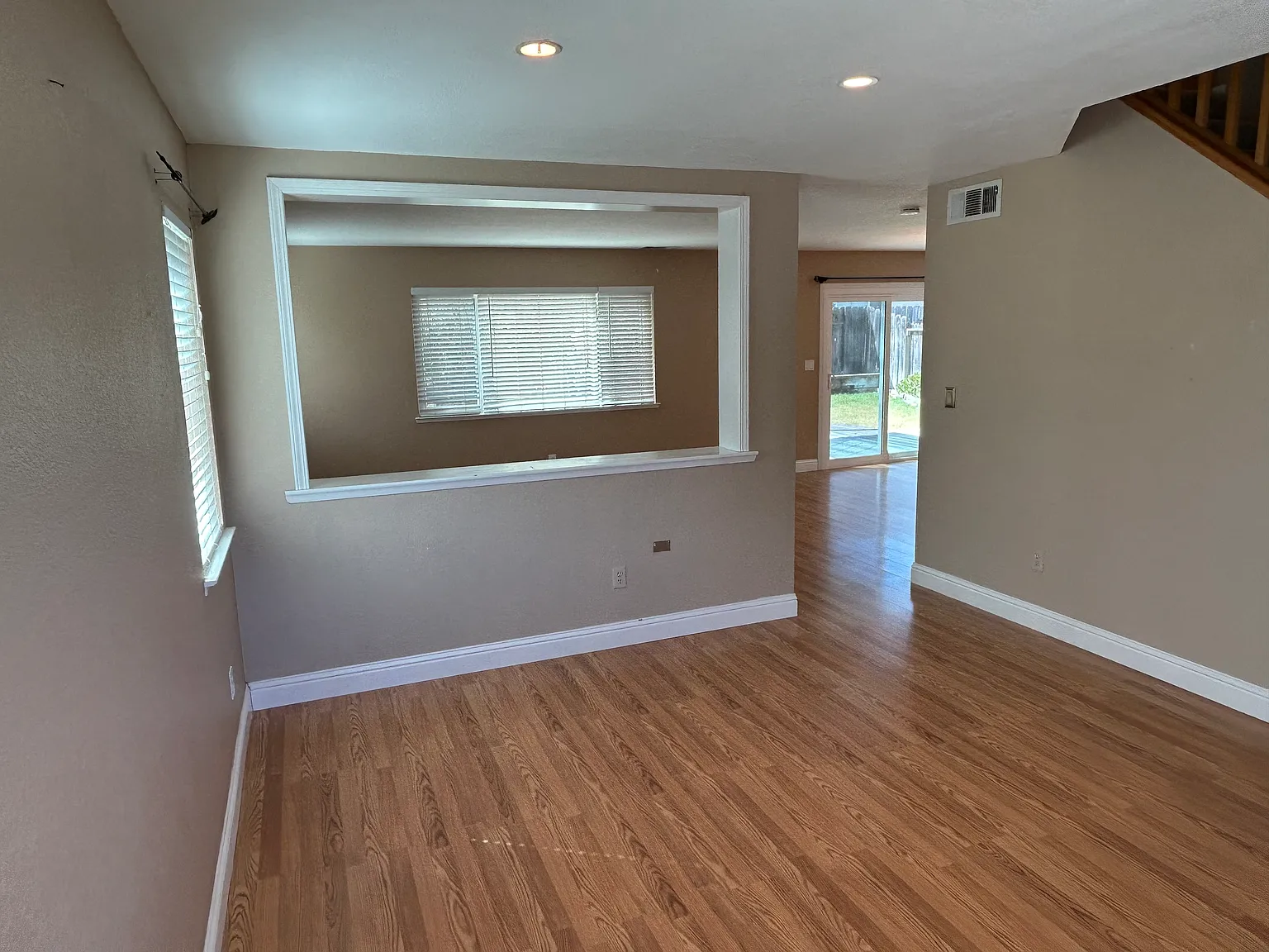 4 bed, 2.5 bath, 1861 sqft, $3,450 — Photo 3