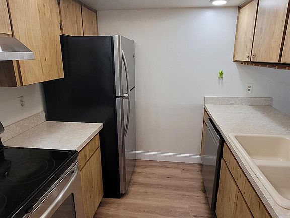 4th image of 3102 W Horatio St