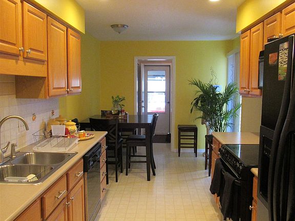 3rd image of 5077 Sandalwood Dr