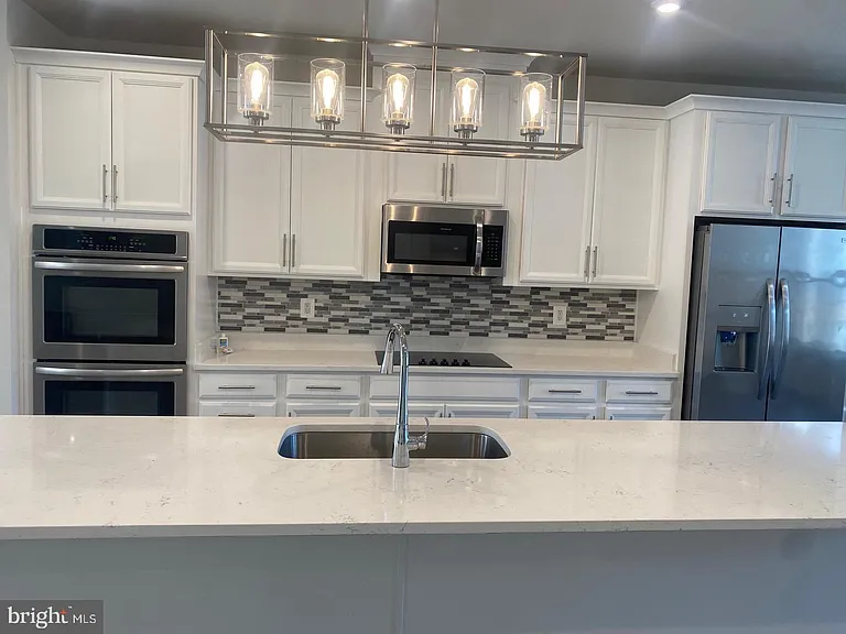 10587 Ratcliffe Trl — Photo 4