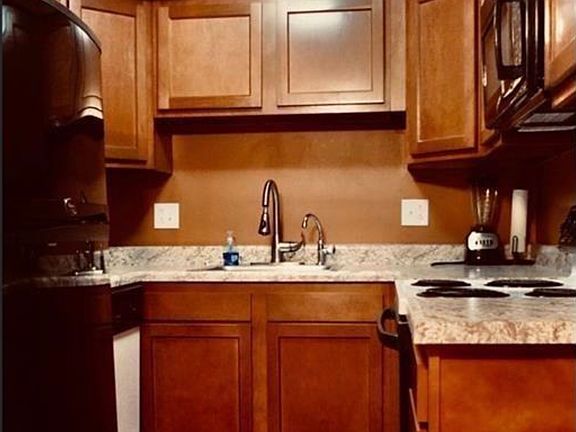 4th image of 7769 Manor Cir APT 204