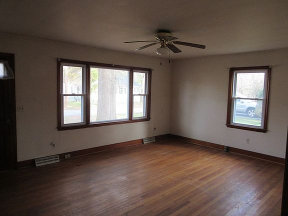 5th image of 46 Snead Ln