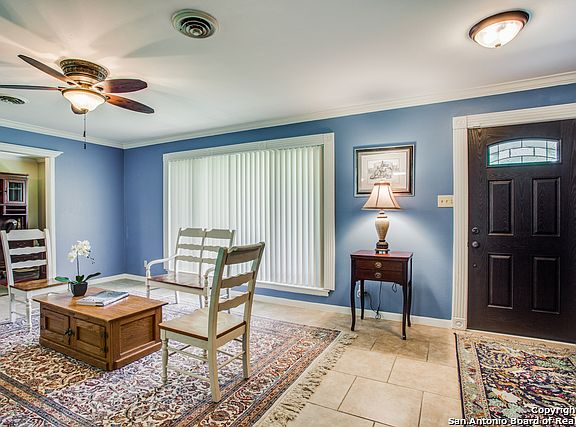 3rd image of 125 Twinleaf Ln