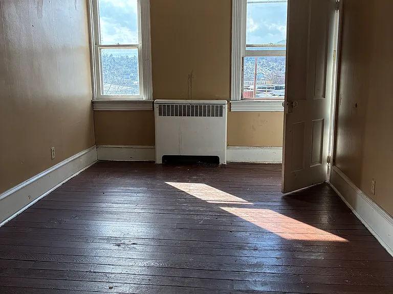 108 N 8th St — Photo 3