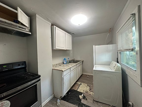 5th image of 3005 N Tacoma Ave