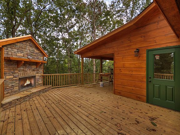 2nd image of 29 Mountain Springs Cir