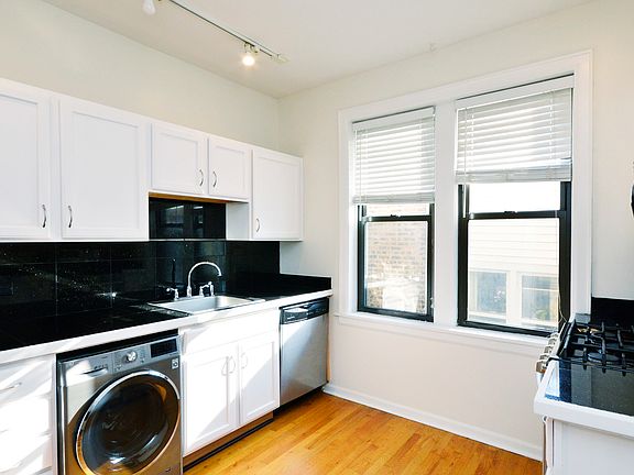 5th image of 1307 W Rosemont Ave Unit 2