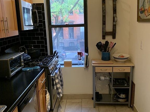 5th image of 141 W 16th St APT 2H