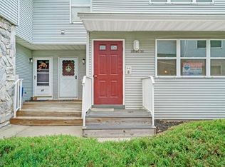 32 Kensington Dr, Piscataway, NJ 08854