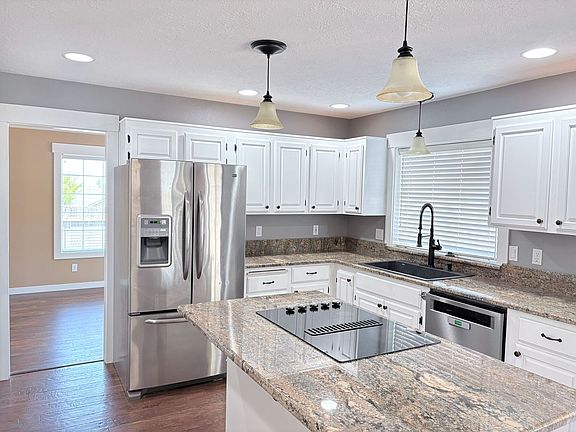 3rd image of 1612 Royalann Ct NW