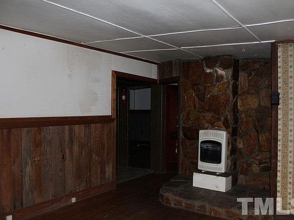3rd image of 4033 Greenleaf St