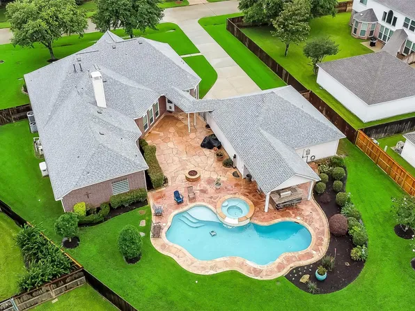 205 Trail Bend Ln, Friendswood, TX 77546