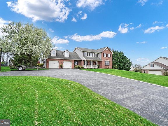 3rd image of 1776 Country Manor Dr