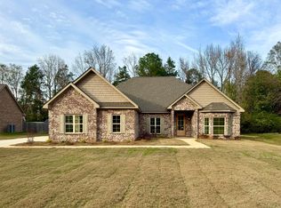 159 Lenox Ln, Columbus, MS 39702