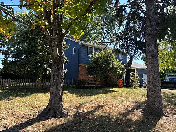 3rd image of 859 Stonehenge Rd