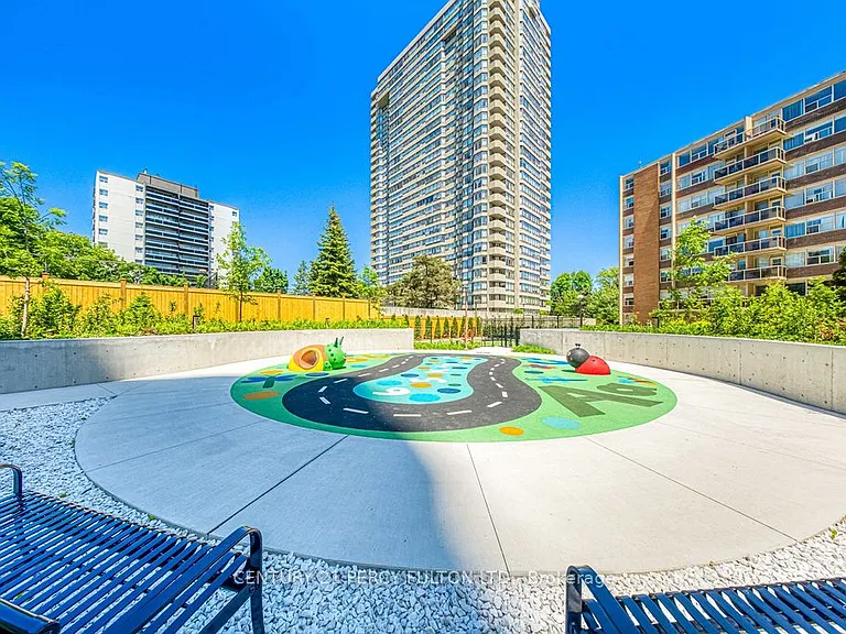 60 Central Park Dr #1802 — Photo 34