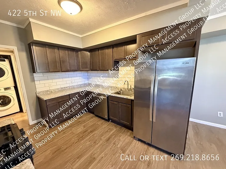422 5th St NW — Photo 10