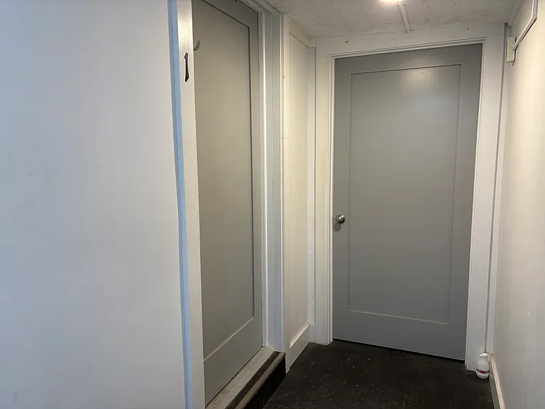 18 Market St #1 — Photo 6