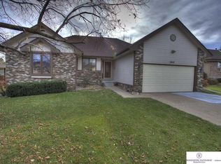 1909 Skyhawk Ave, Papillion, NE 68133