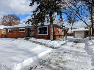 18930 Alstead St, Grosse Pointe Woods, MI 48236