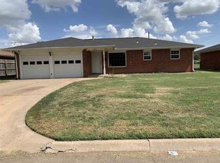 1801 Kiowa Dr, Enid, OK 73703
