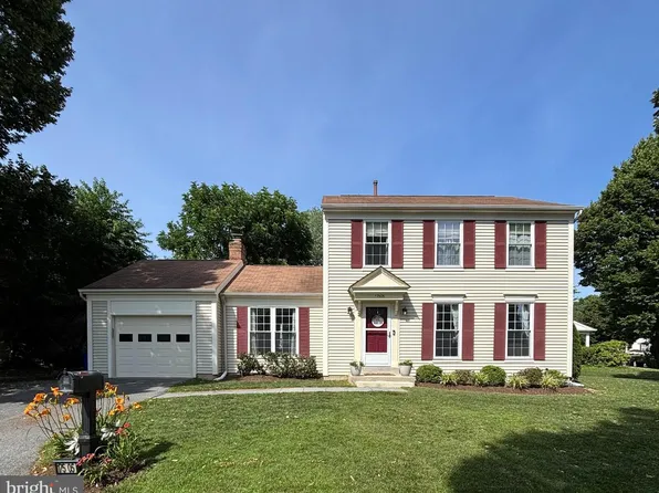 17505 Saint Theresa Dr, Olney, MD 20832