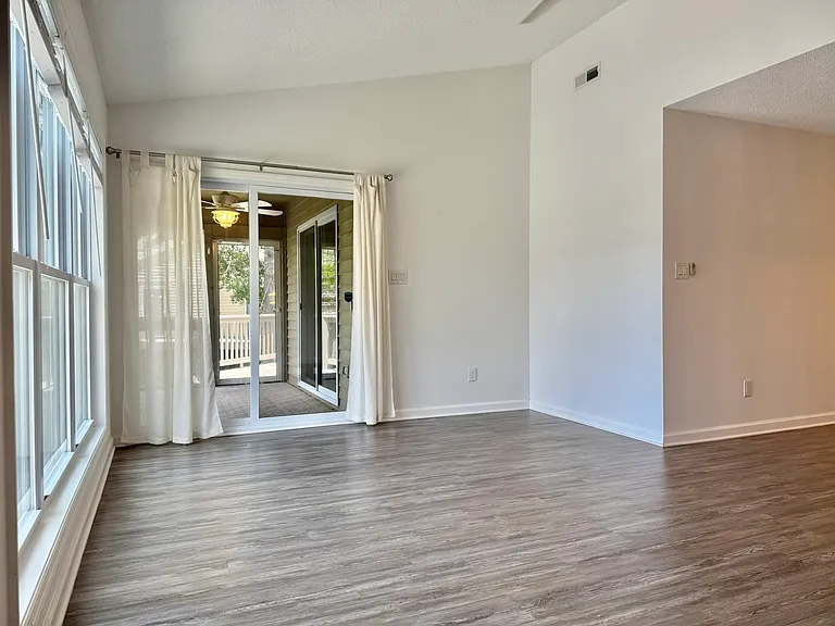 7162 Windward Dr — Photo 8
