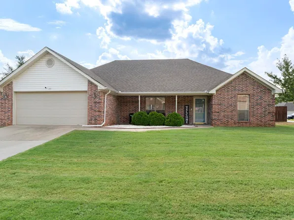201 Pope Dr, Benton, AR 72015