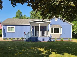 403 Sheridan St, Charlevoix, MI 49720