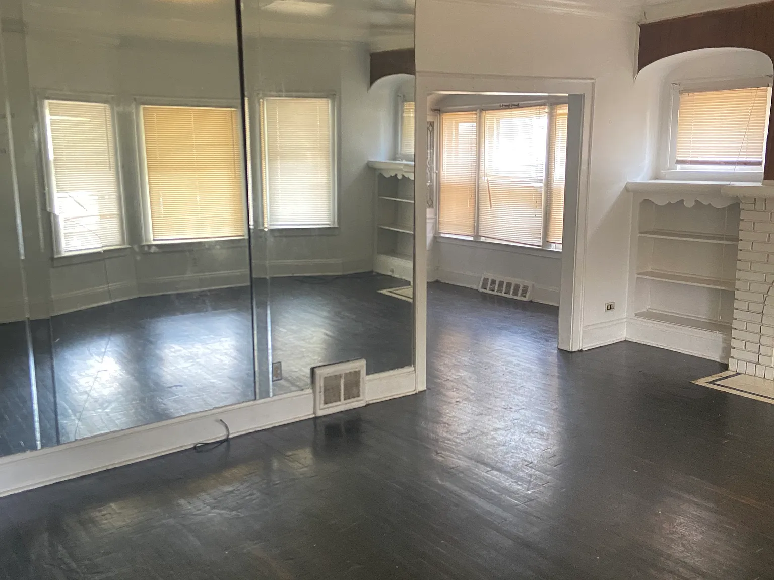 2 bed, $950 — Photo 1