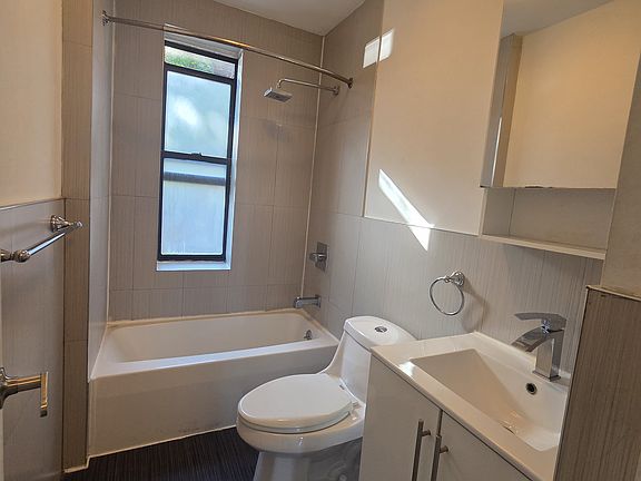 5th image of 3660 Waldo Ave APT 7H