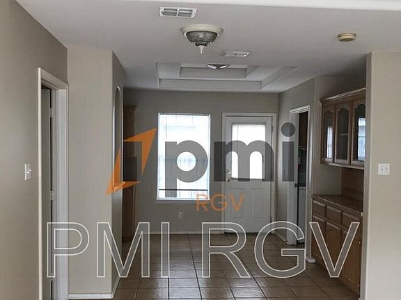 3rd image of 417 La Mancha Dr #1