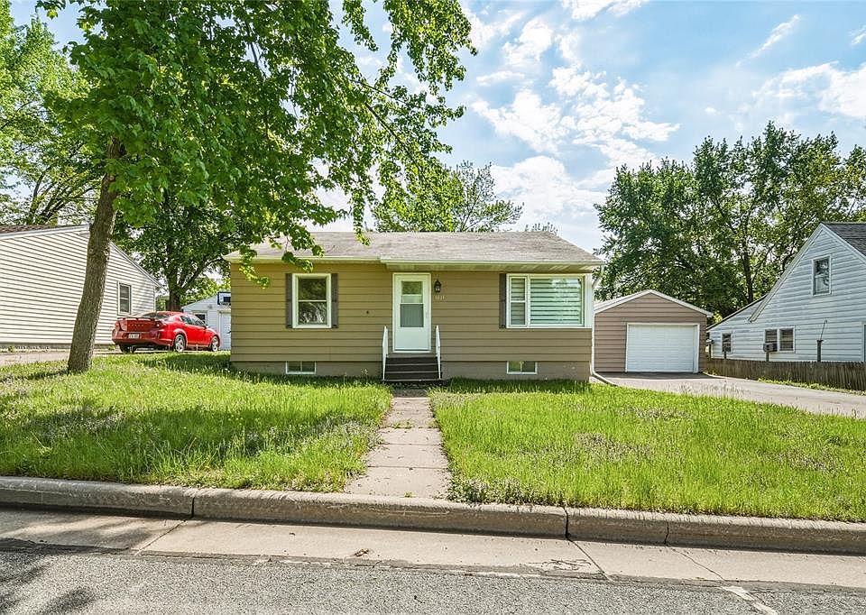 1st image of 1021 Essex Street
