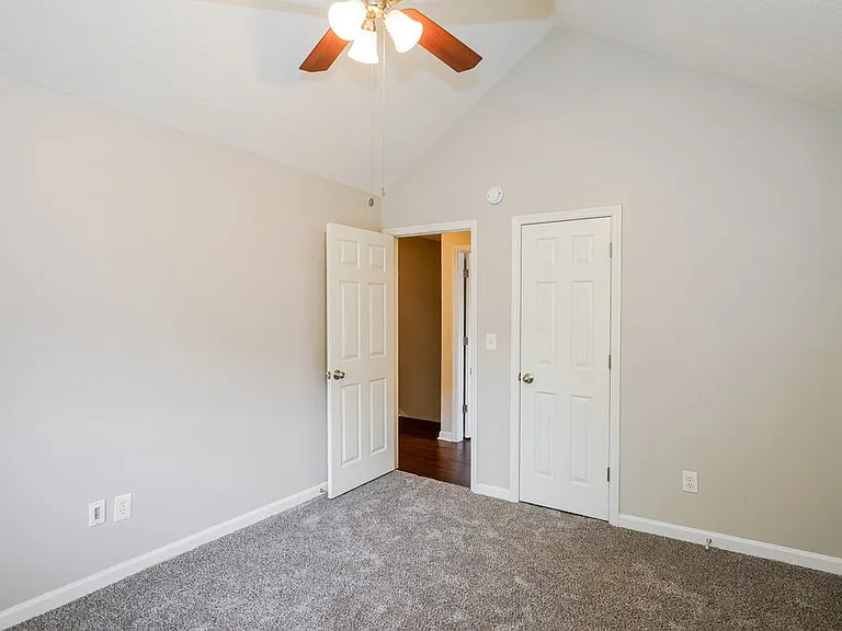 2729 River Bend Dr — Photo 13