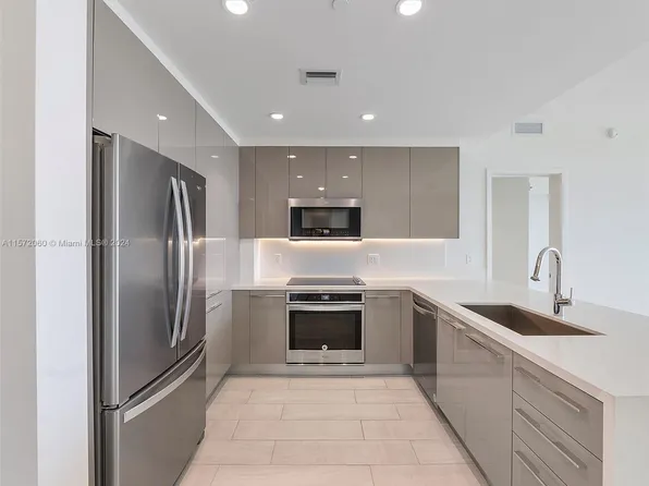 2000 Metropica Way APT 506, Fort Lauderdale, FL 33323