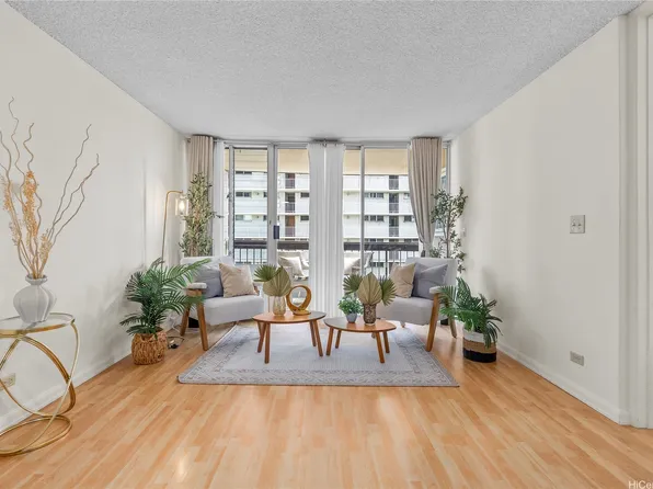 775 Kinalau Pl APT 706, Honolulu, HI 96813