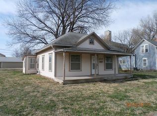 324 NE 4th St, Abilene, KS 67410