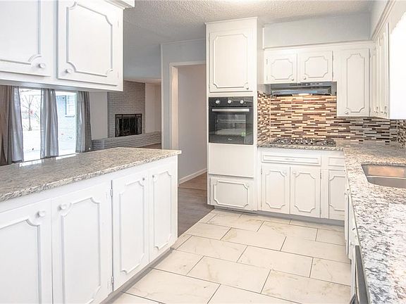 2nd image of 1424 Alpine Dr