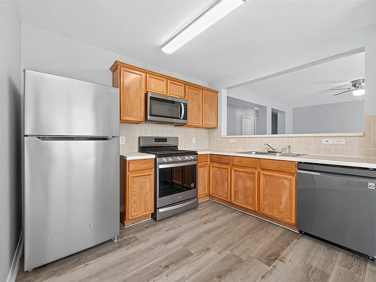 22851 Twisting Pine Dr — Photo 13