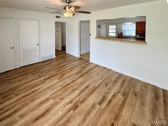 4th image of 11226 Saint Matthias Ln