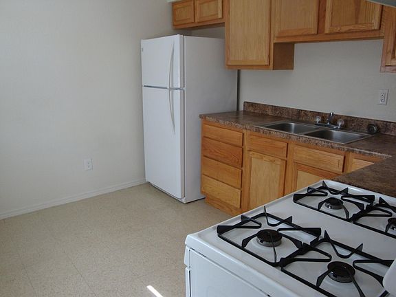 2nd image of 235 Tennessee St NE APT D