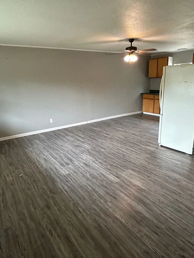 10101 Fawn Ln — Photo 2
