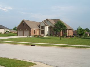 1321 Holly Hill Dr, Greenville, OH 45331