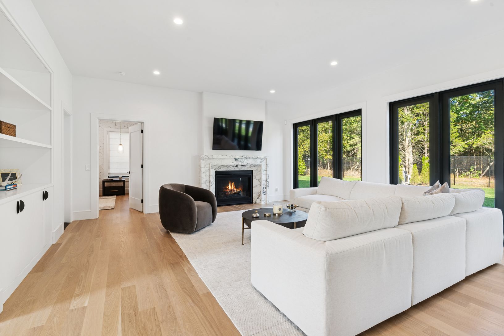  living room has a fireplace for the surprise of achill in the air