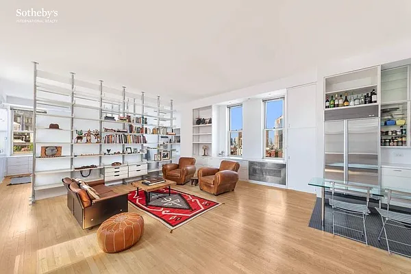 Sold by Sotheby's International Realty | media 2