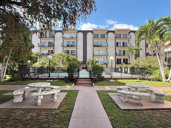 4th image of 1950 W 54th St APT 115