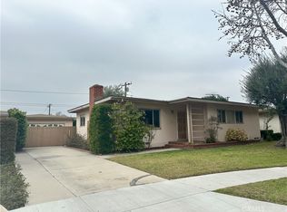 2913 Vuelta Grande Ave, Long Beach, CA 90815