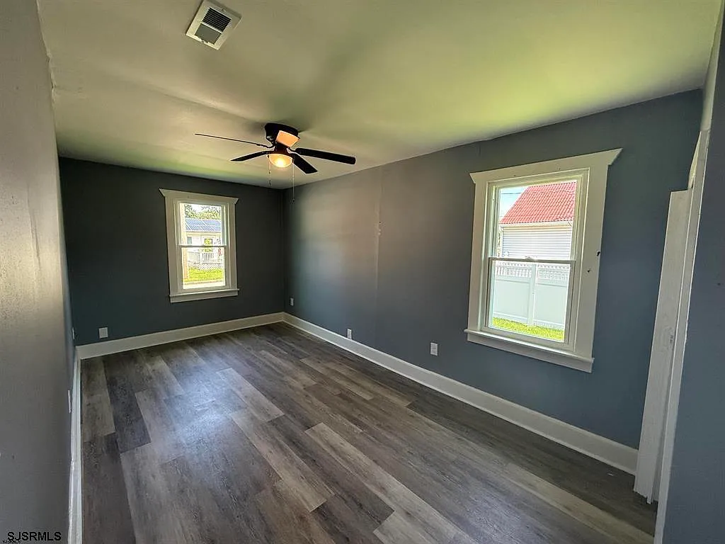 3 bed, 1.0 bath, $2,200 — Photo 3